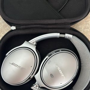 Bose headphones over-ear